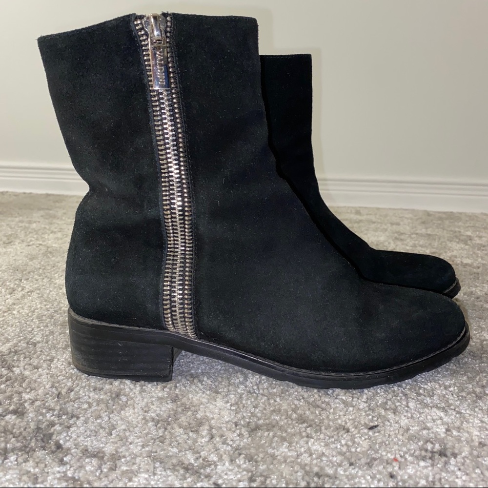 VALDINI Canadian Suede Booties
